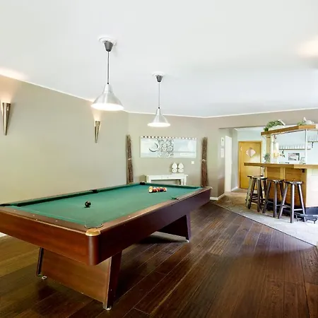 Villa Ferienhaus 12 Personen Westerwald L Wellness, Kino Und Bar *